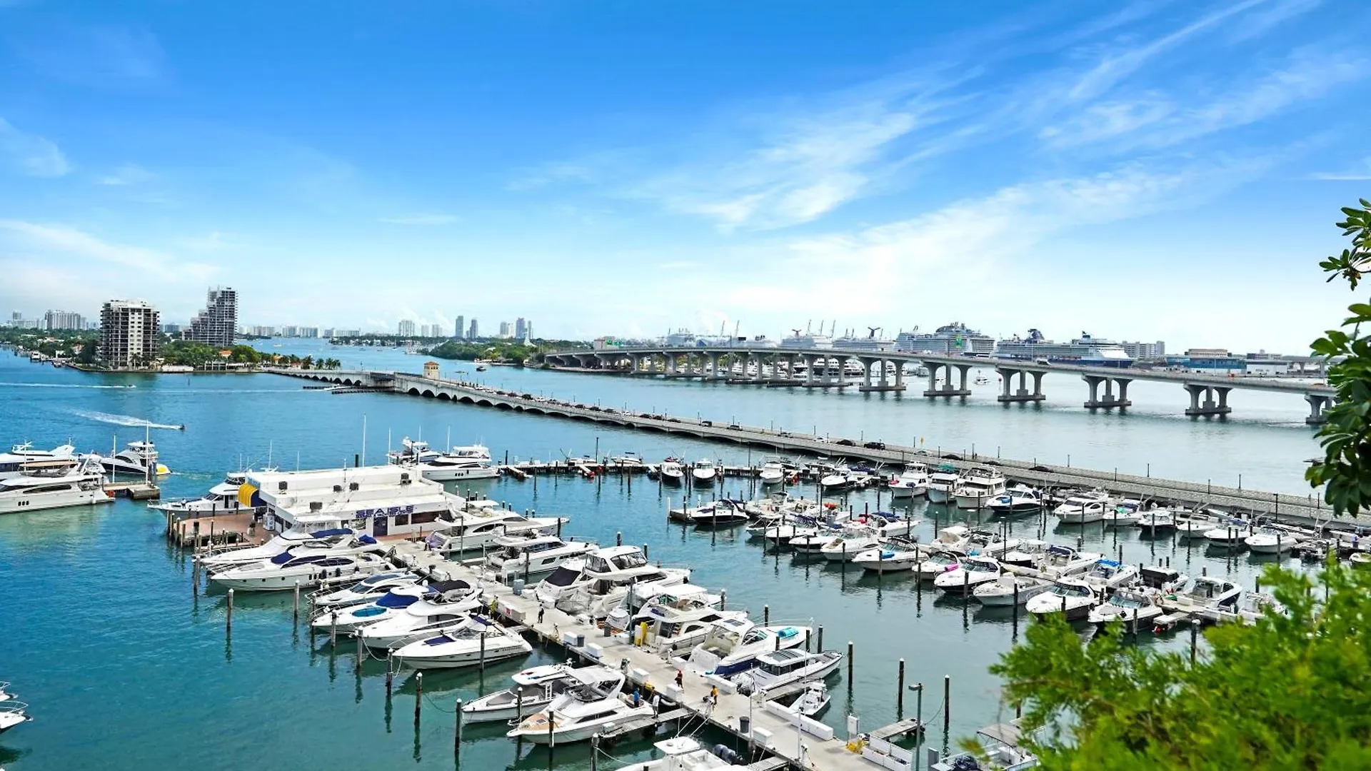 Feels Like Summer ~ Panoramic Water Views! Miami