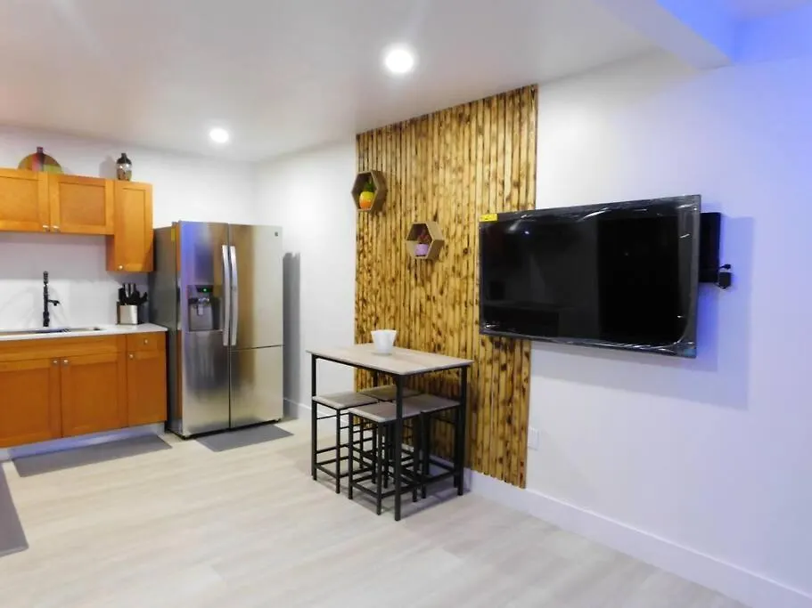 Appartamento Cozy Apartment, With Separate Entrance