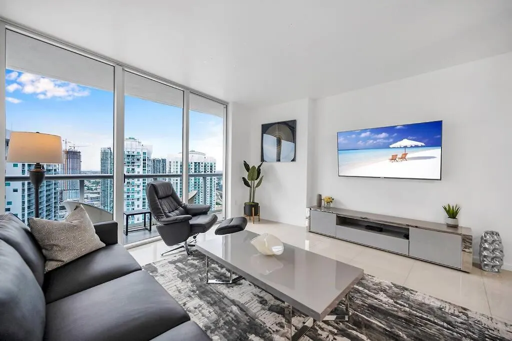38th Floor W With Amenities Miami