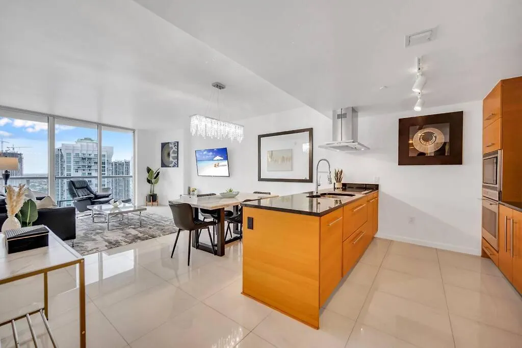 38th Floor W With Amenities *