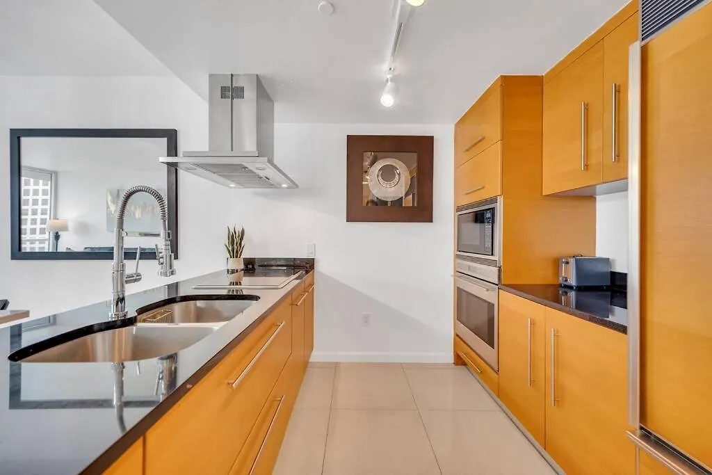 38th Floor W With Amenities * Miami