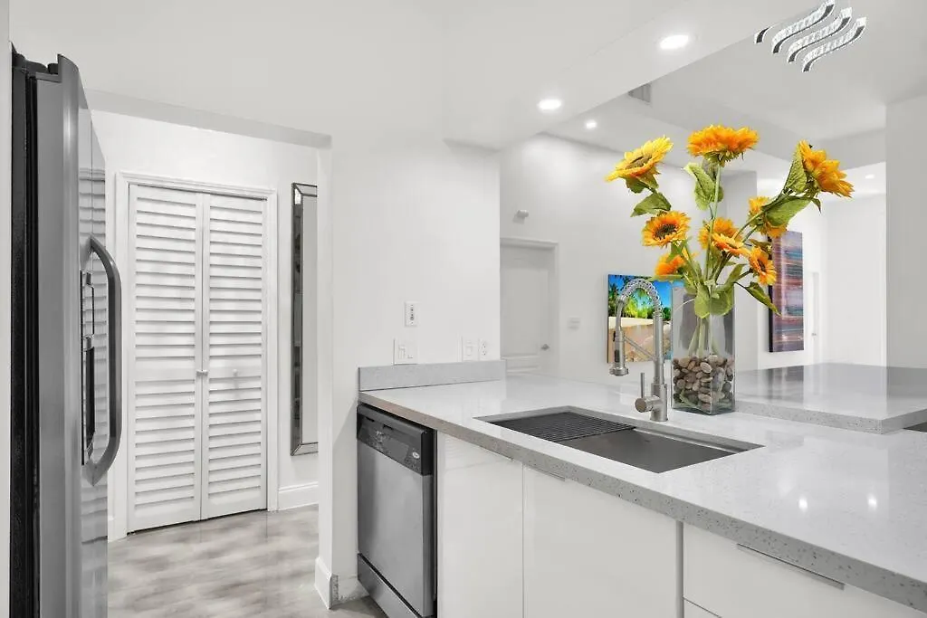 Brickell 3 Bedrooms High Ceiling Loft Apartment Miami