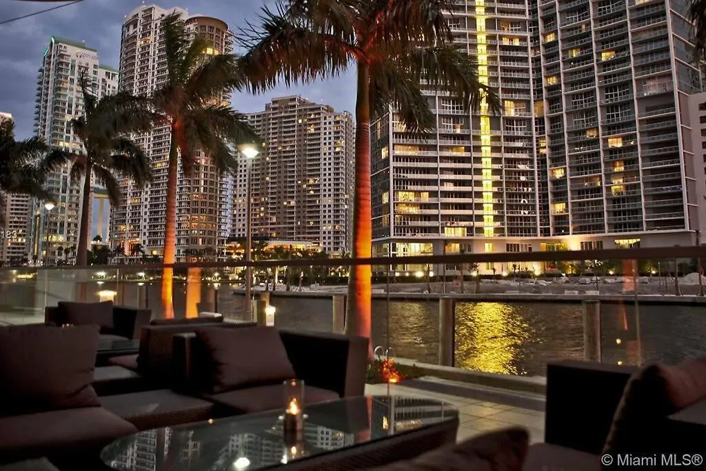 Brickell 3 Bedrooms High Ceiling Loft *