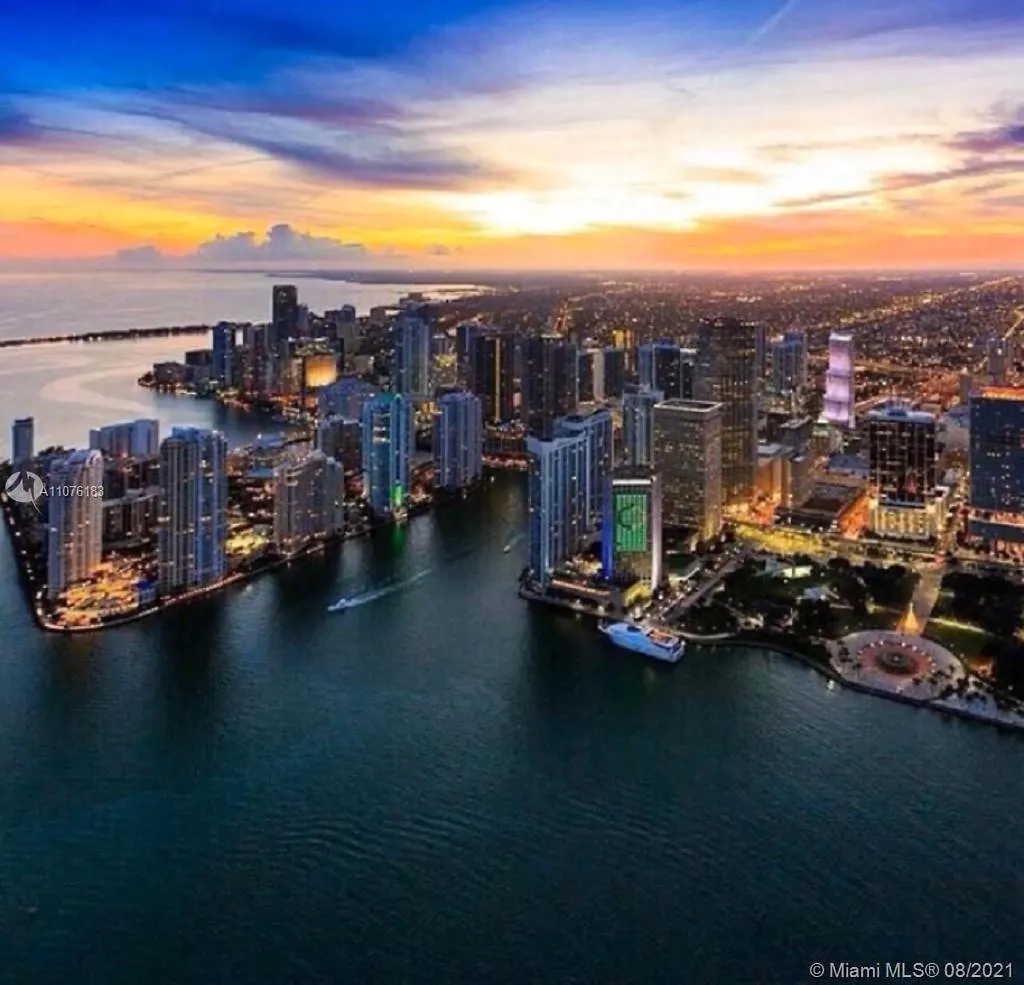 Brickell 3 Bedrooms High Ceiling Loft 公寓 *