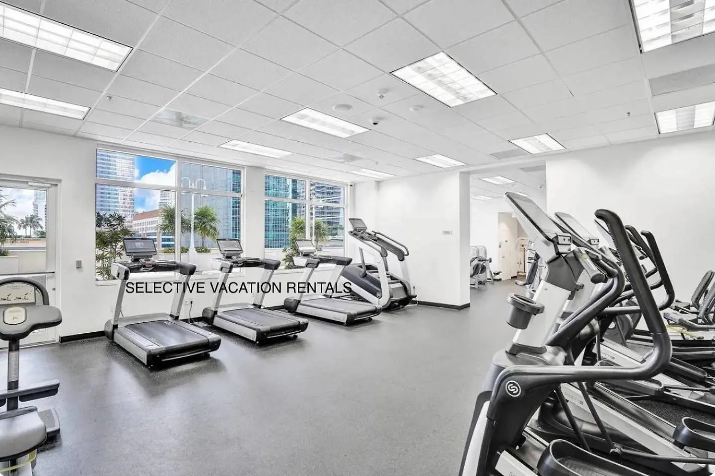 Brickell 3 Bedrooms High Ceiling Loft