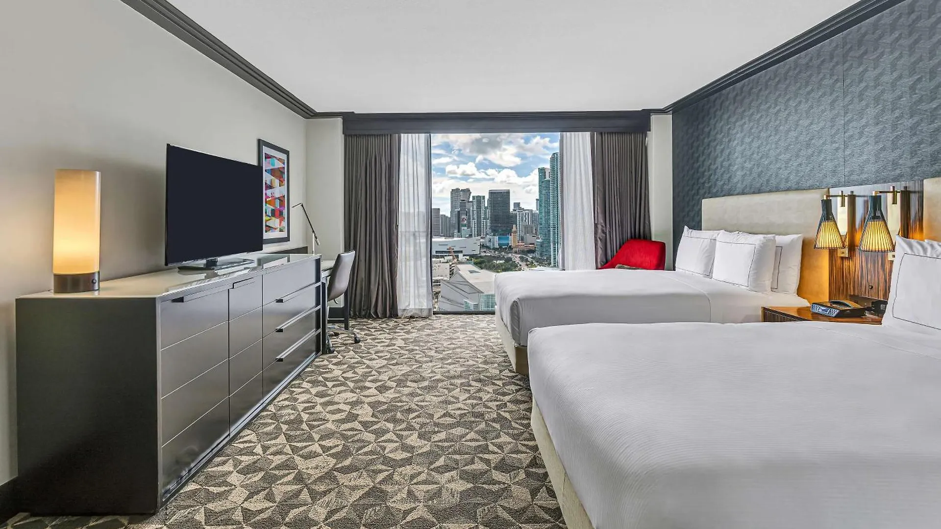 Hilton Downtown Hotel 4*
