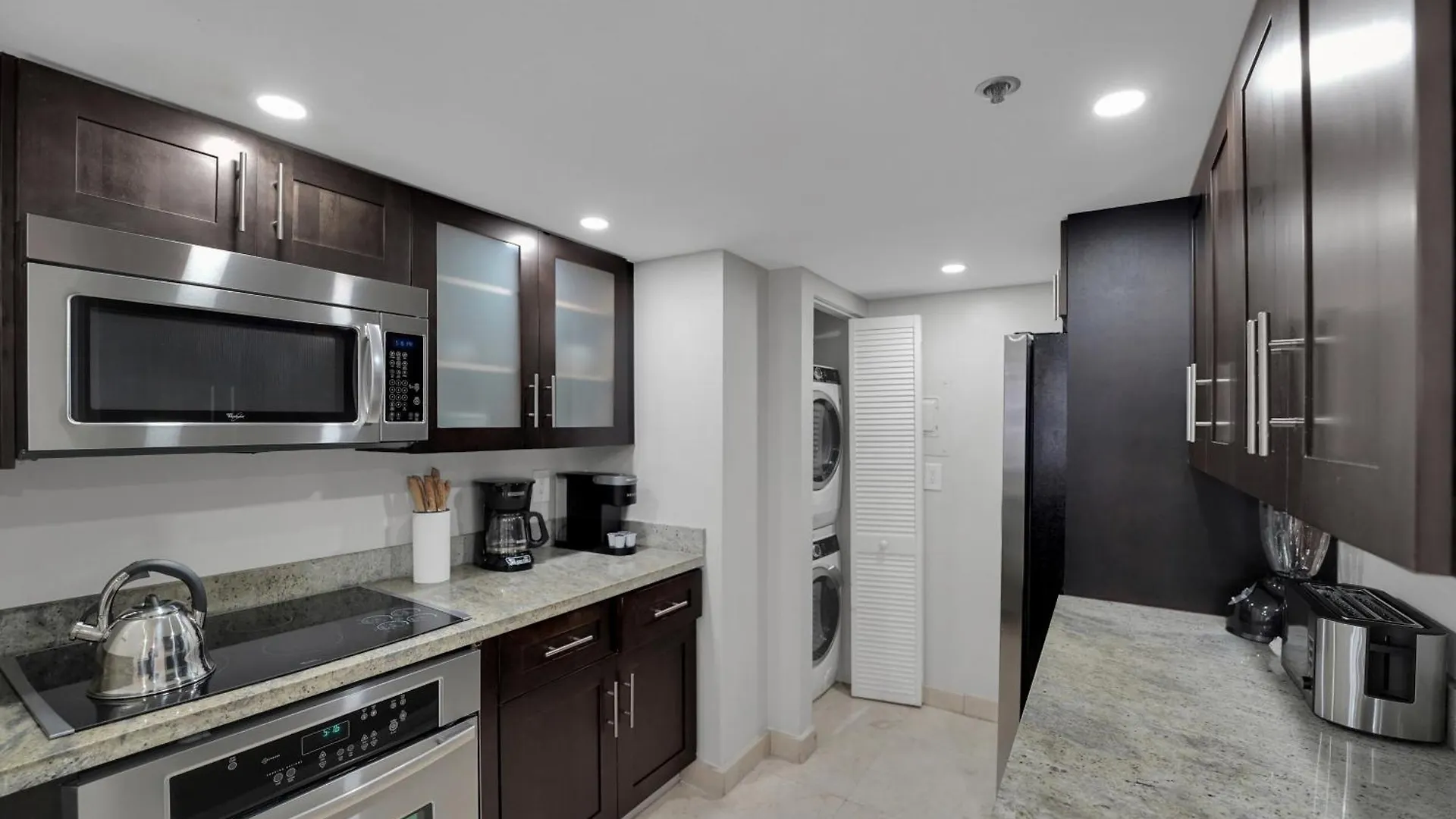 Hello Gorgeous! Water & Skyline Views! Apartment *