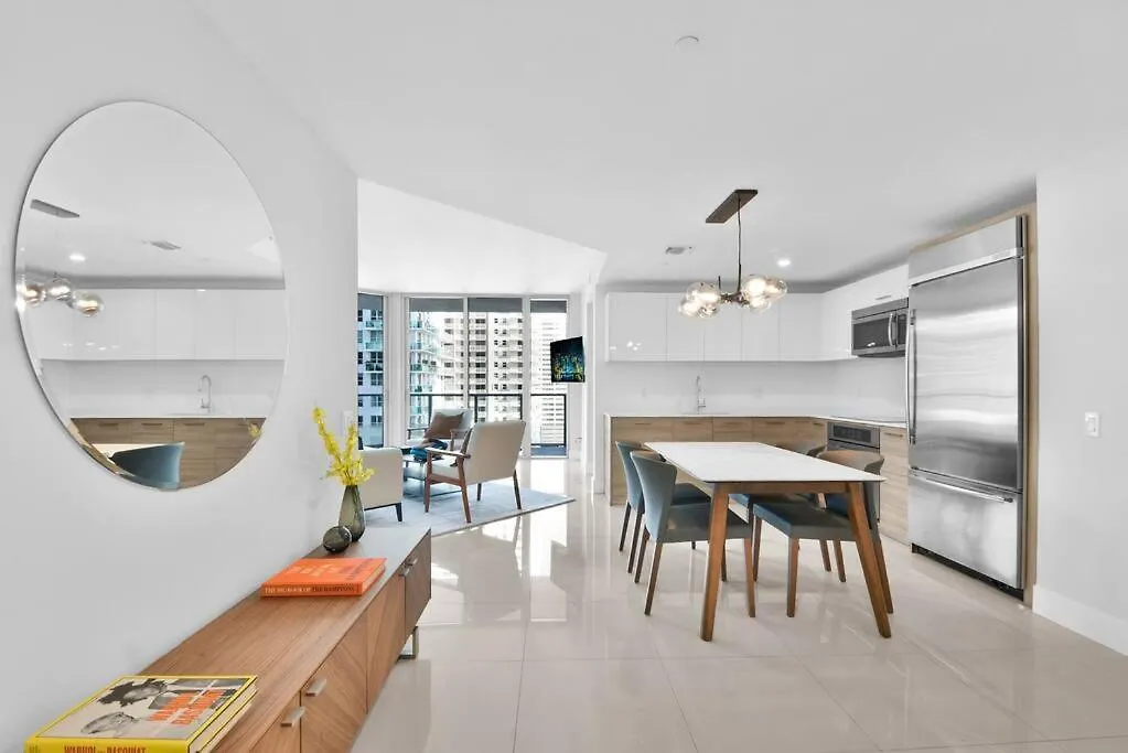 Lovely Upscale Gorgeous View 2bd 2bath In Brickell *