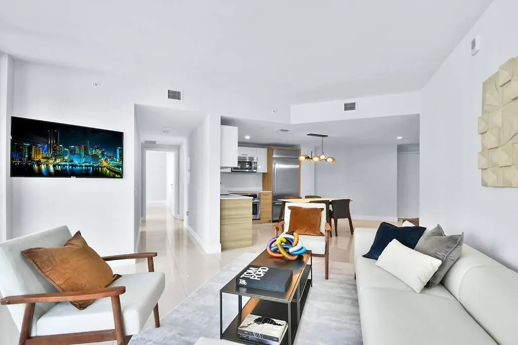 Lovely Upscale Gorgeous View 2bd 2bath In Brickell