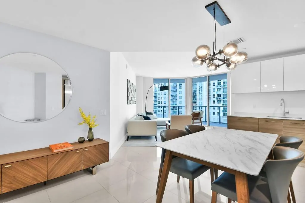 Lovely Upscale Gorgeous View 2bd 2bath In Brickell *