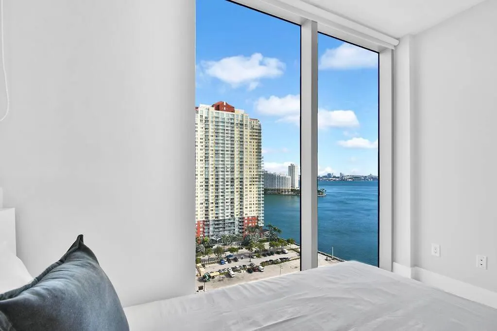 Lovely Upscale Gorgeous View 2bd 2bath In Brickell *