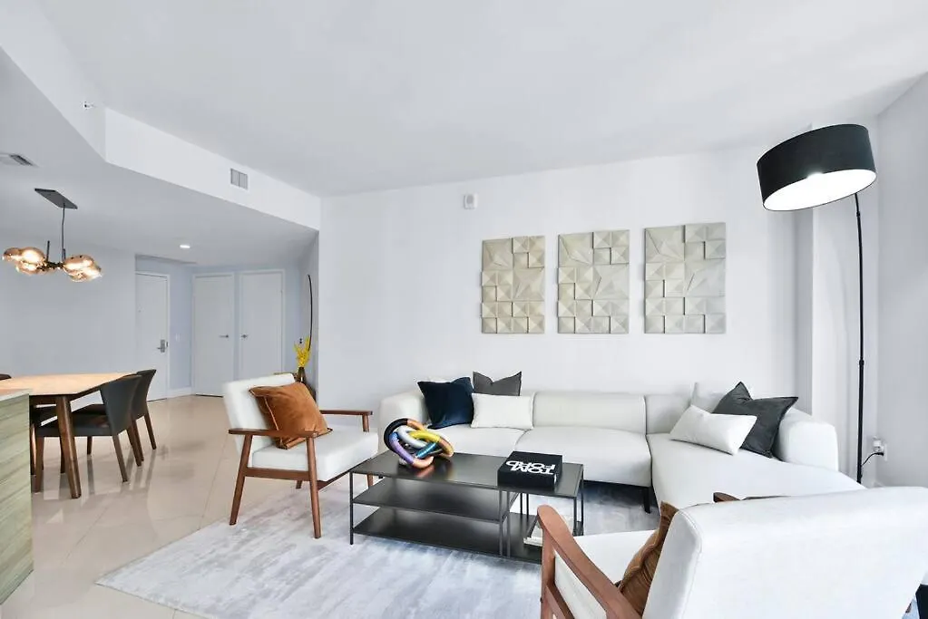 Lovely Upscale Gorgeous View 2bd 2bath In Brickell Apartment *