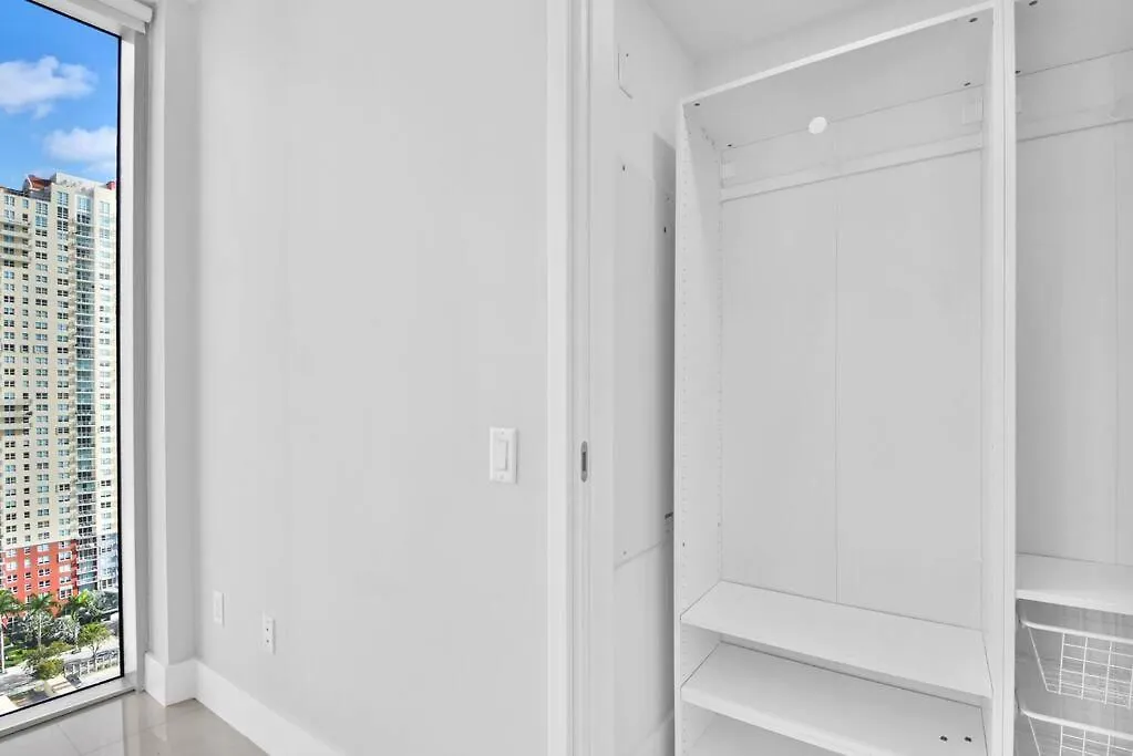 Lovely Upscale Gorgeous View 2bd 2bath In Brickell Miami