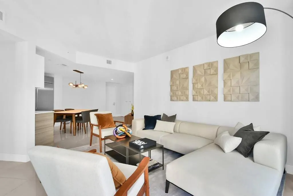 Lovely Upscale Gorgeous View 2bd 2bath In Brickell