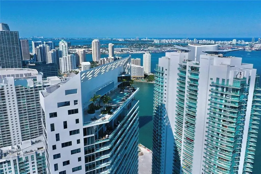 Lovely Upscale Gorgeous View 2bd 2bath In Brickell Appartement *