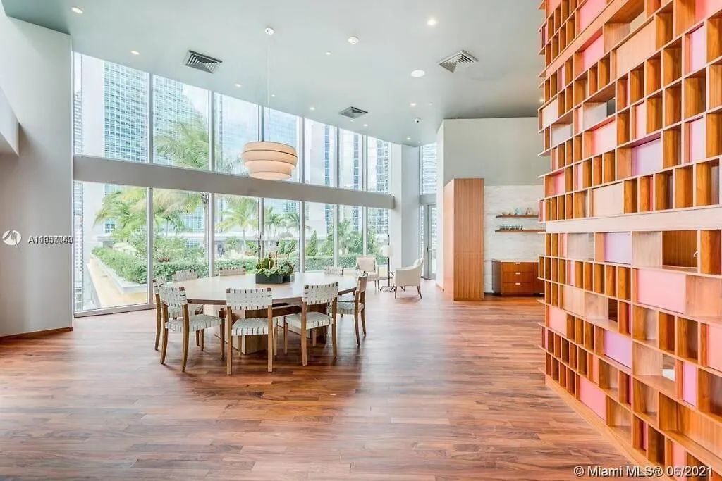 Lovely Upscale Gorgeous View 2bd 2bath In Brickell Miami