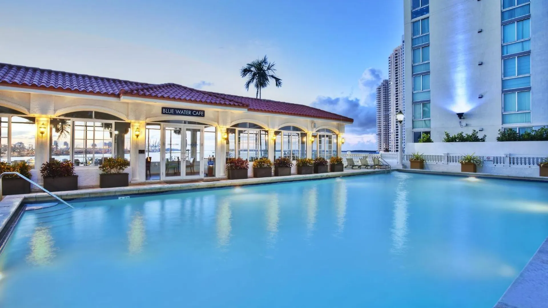 Intercontinental By Ihg 5*