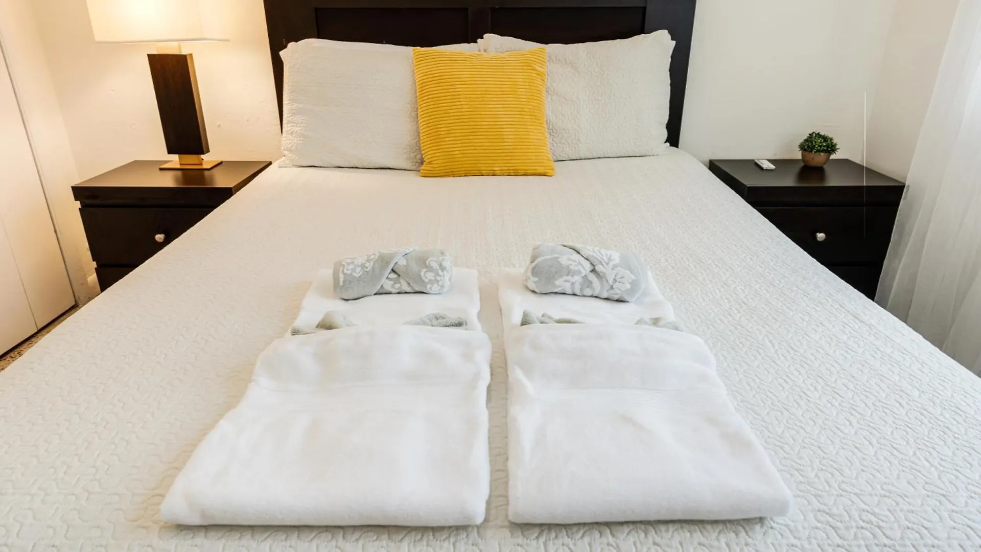 Cozy 1br Escape With Free Parking In Vibrant Mia Apartment Miami