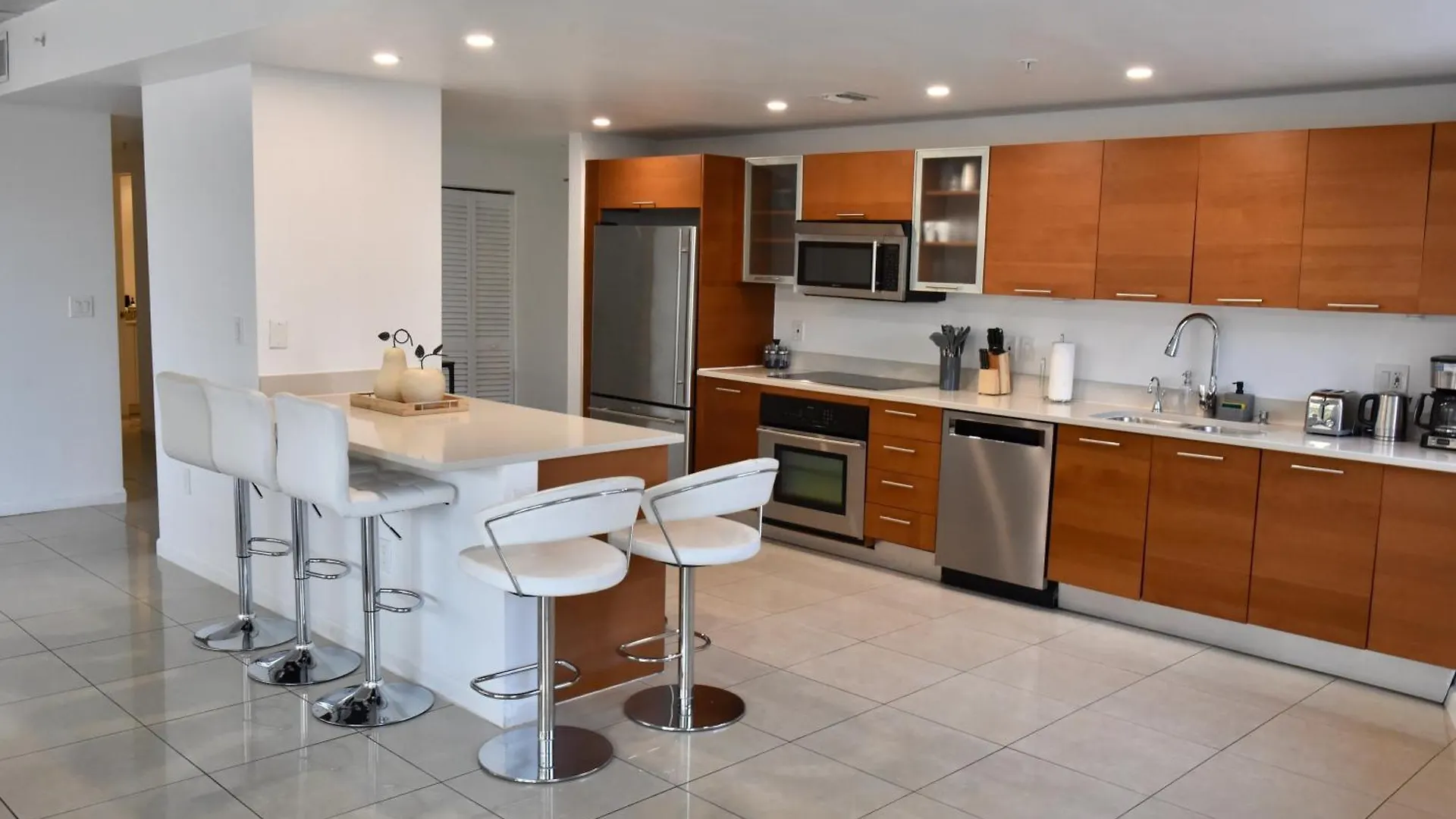 Apartment 515-trendy 2bd2ba Midtown Huge Private Patio! *