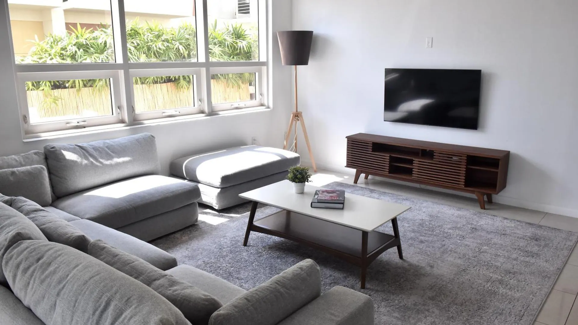 515-trendy 2bd2ba Midtown Huge Private Patio! Apartment *