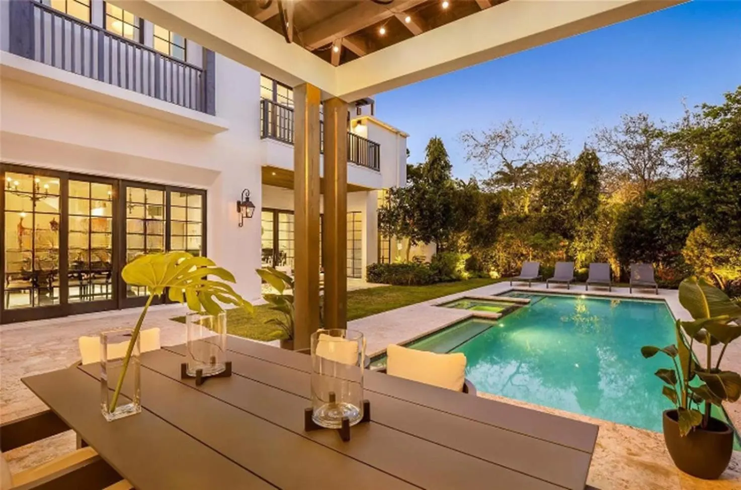 Tons Of Natural Light Private Star Miami