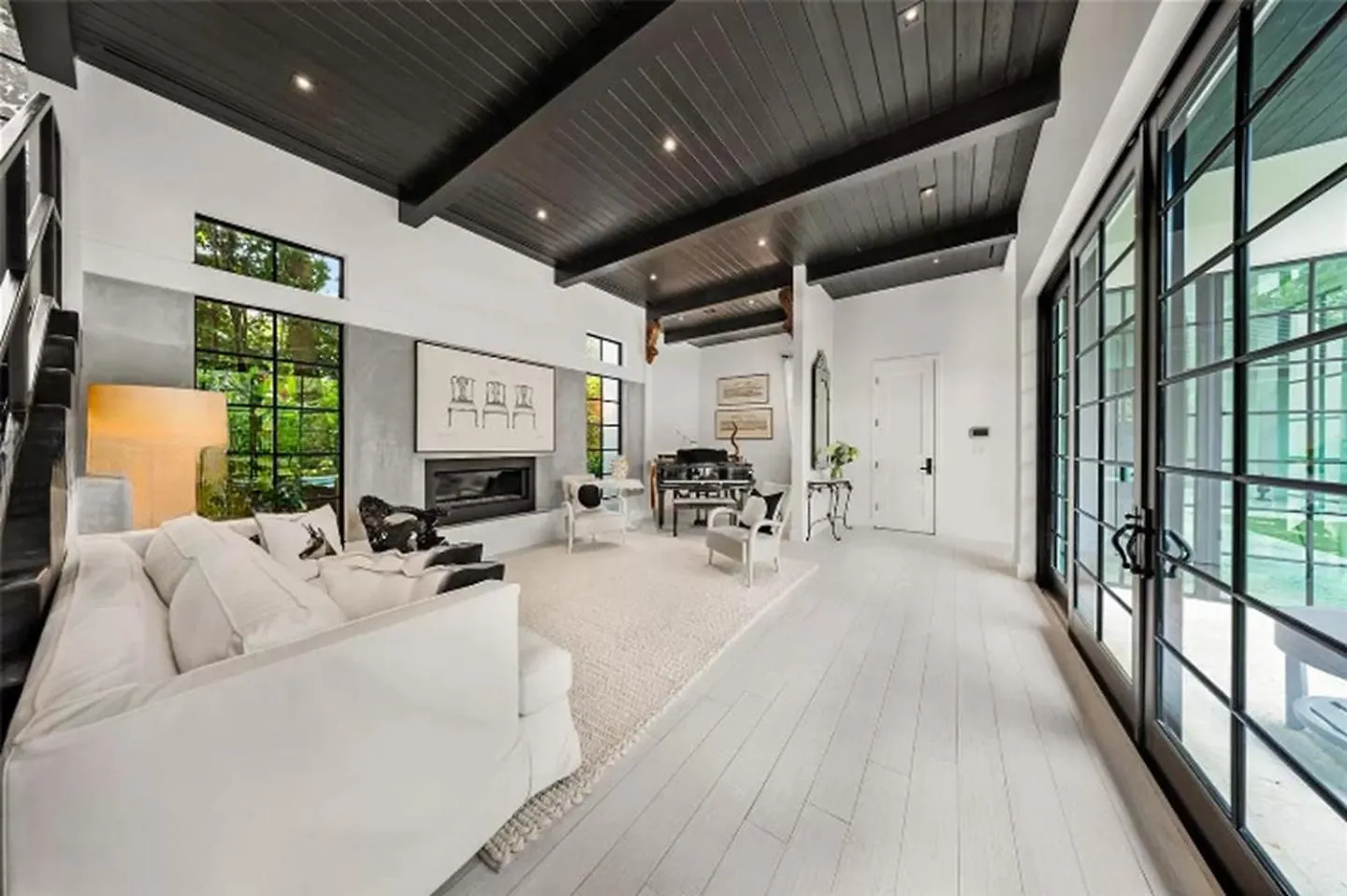 Tons Of Natural Light Private Star * Miami