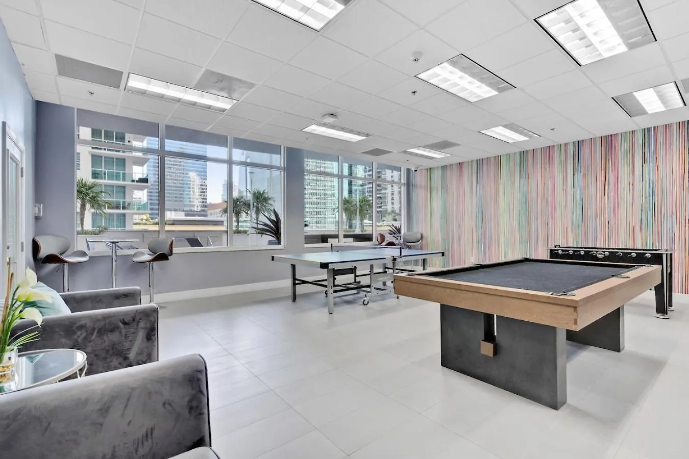 Brickell Key Gem: Stylish 1-bed W/ Free Parking