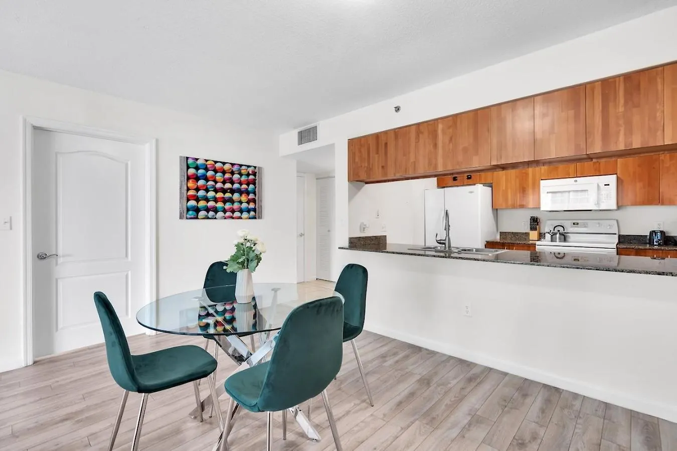 Brickell Key Gem: Stylish 1-bed W/ Free Parking *