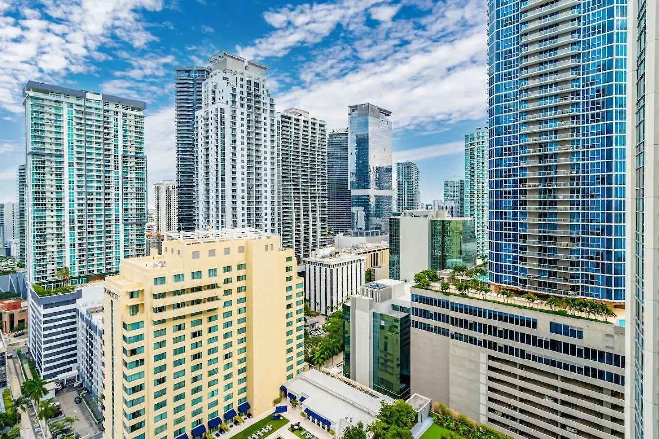 Brickell Key Gem: Stylish 1-bed W/ Free Parking Miami