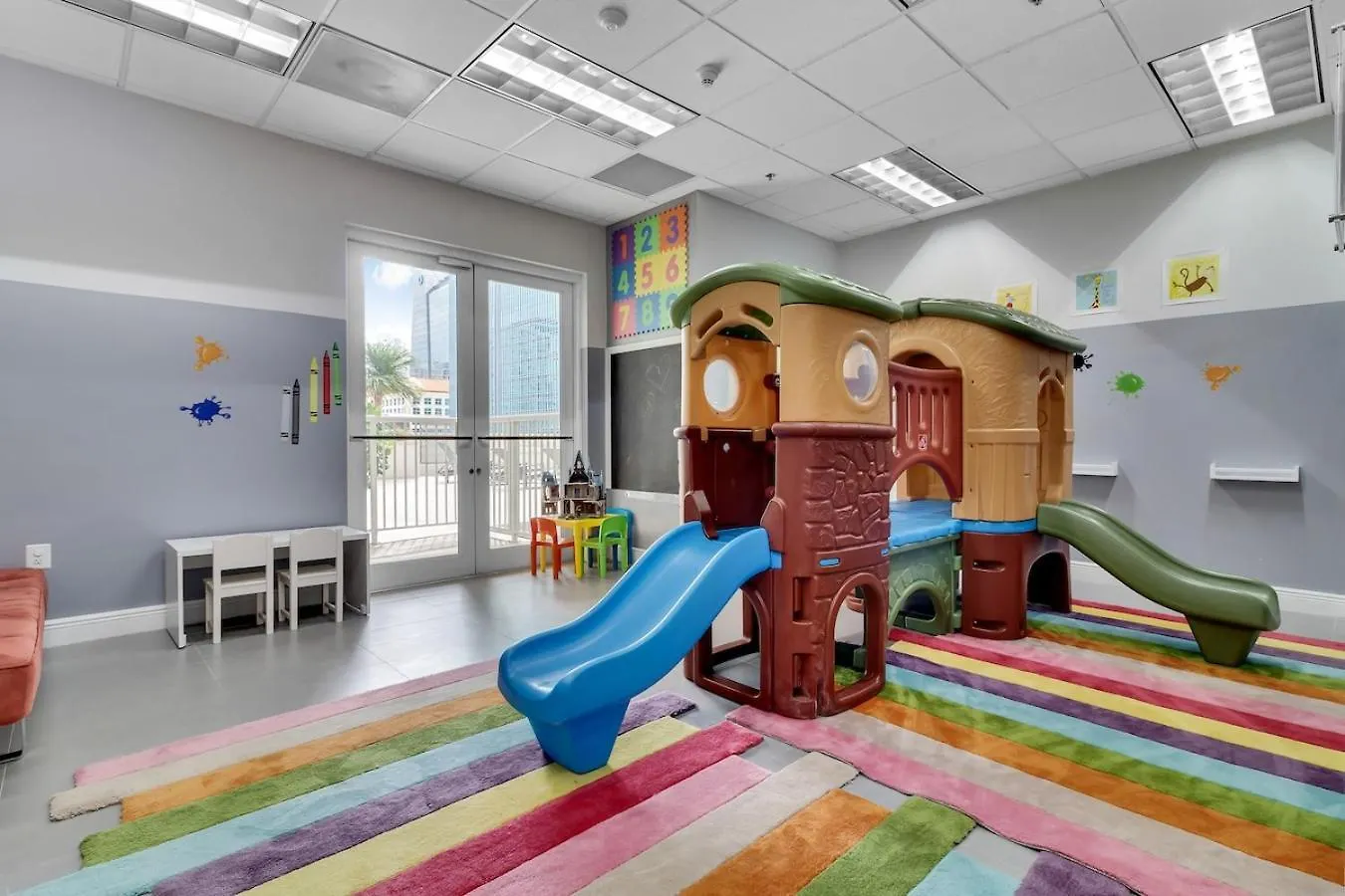 Brickell Key Gem: Stylish 1-bed W/ Free Parking Apartment