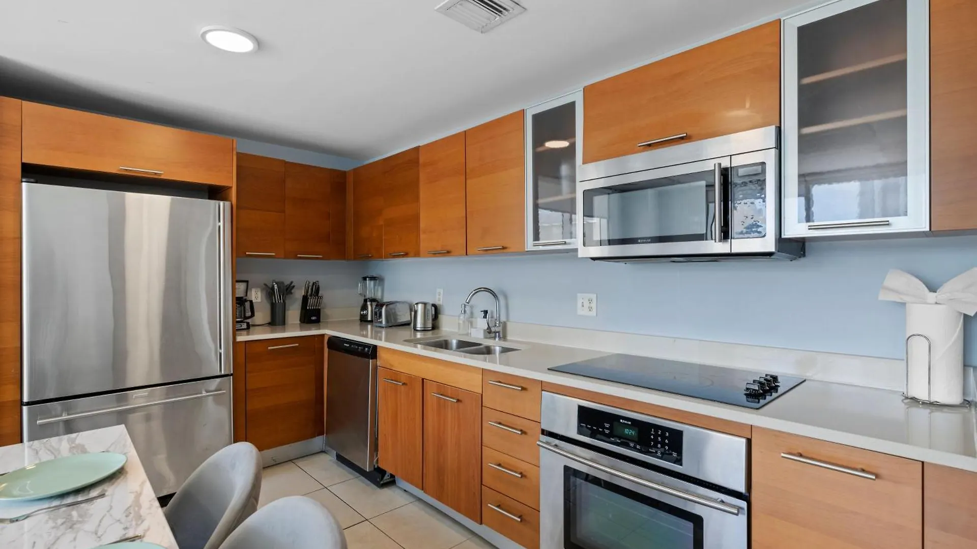 516-2bd2ba Midblock Free Parking Apartment Miami