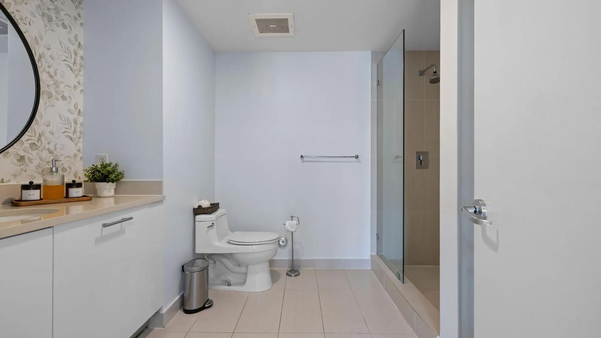 516-2bd2ba Midblock Free Parking Miami