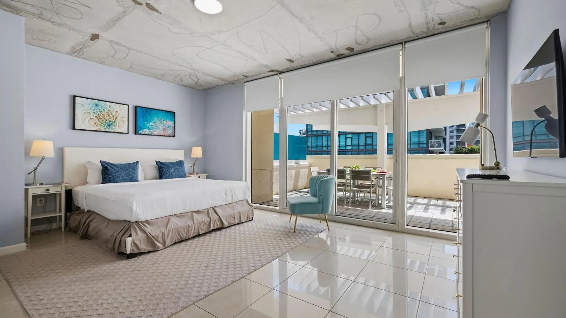 516-2bd2ba Midblock Free Parking Apartment Miami