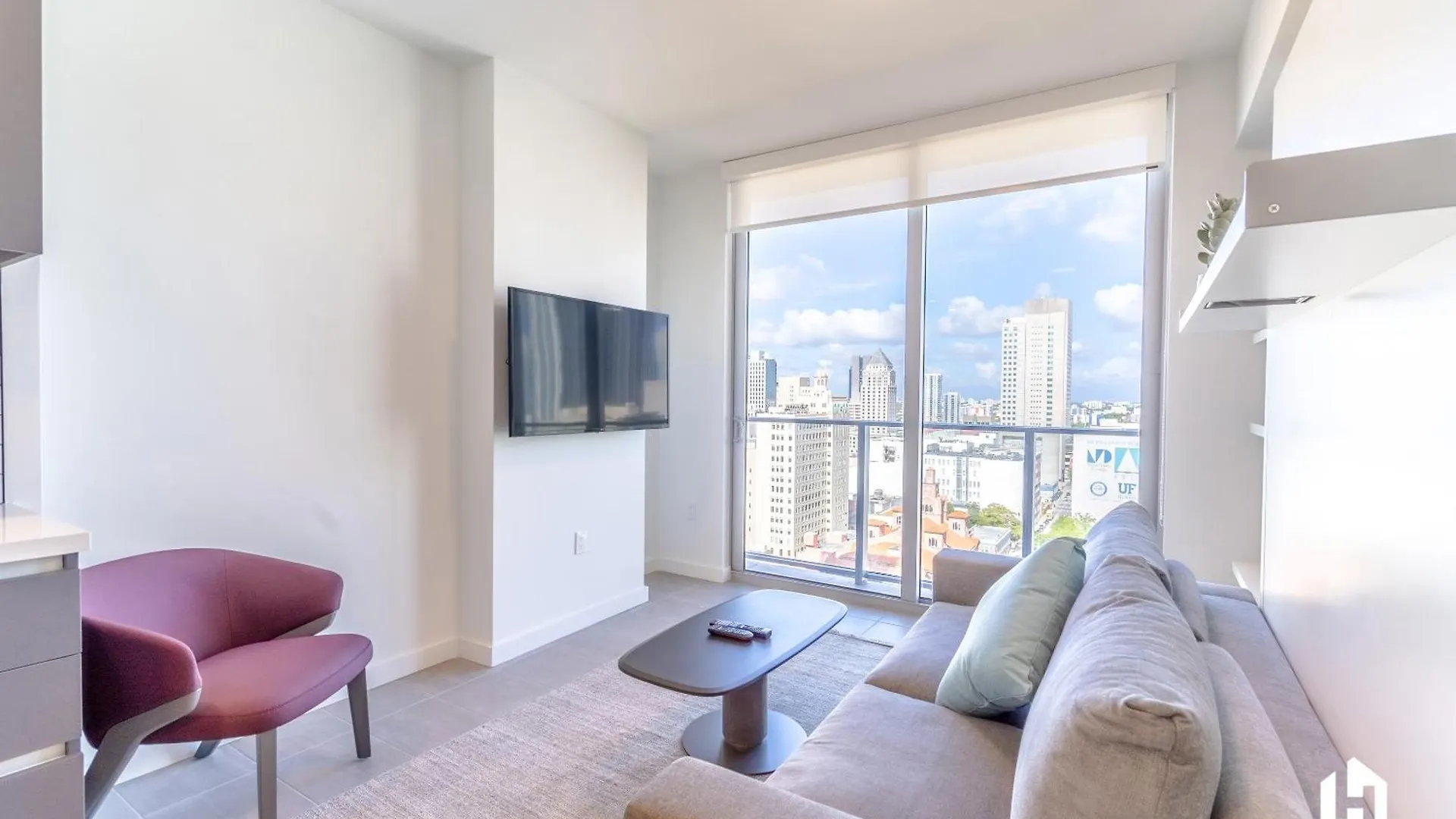 Downtown By Lua Host Apartment