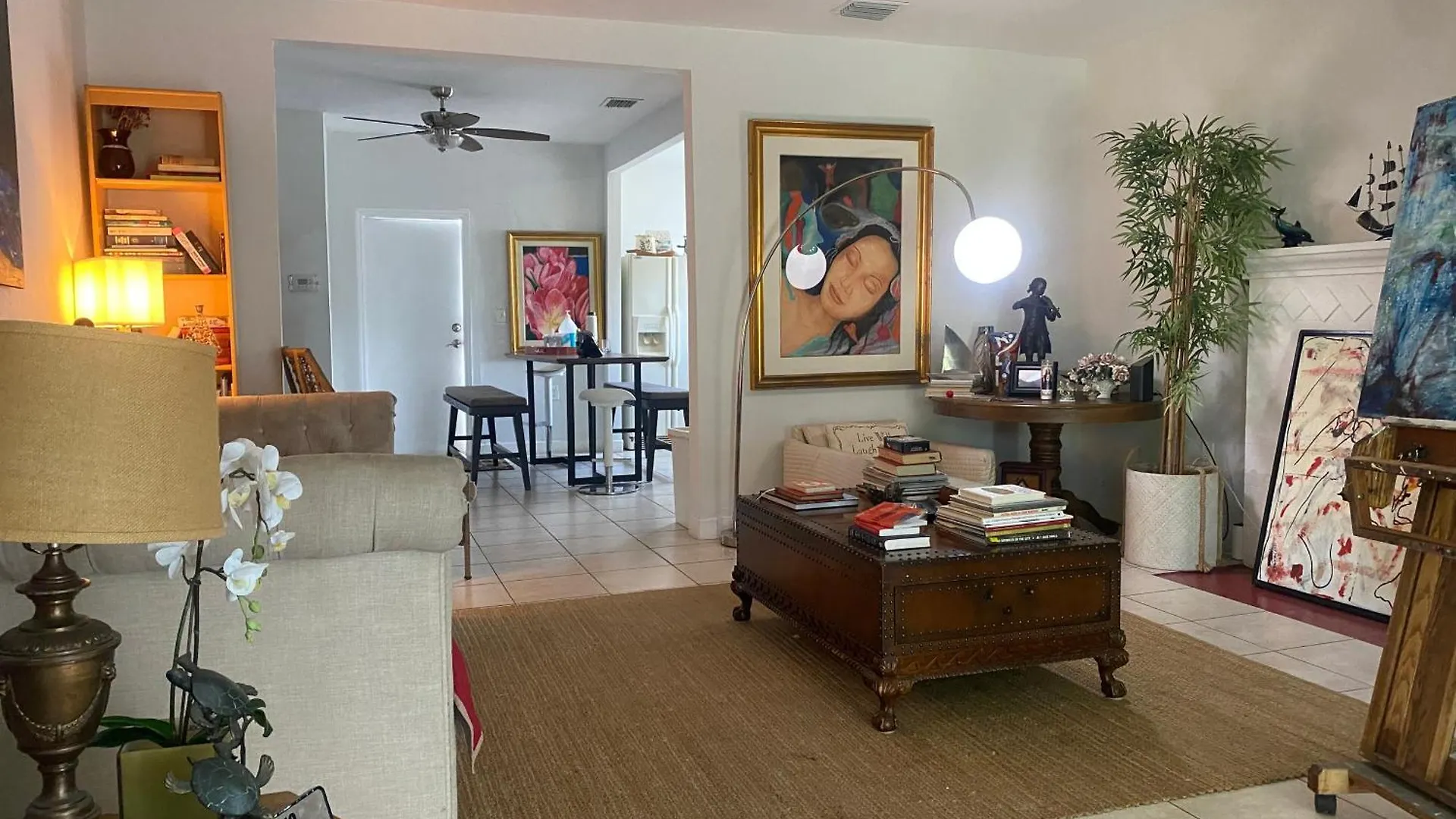 Cheerful 4 Bedroom With Free Parking