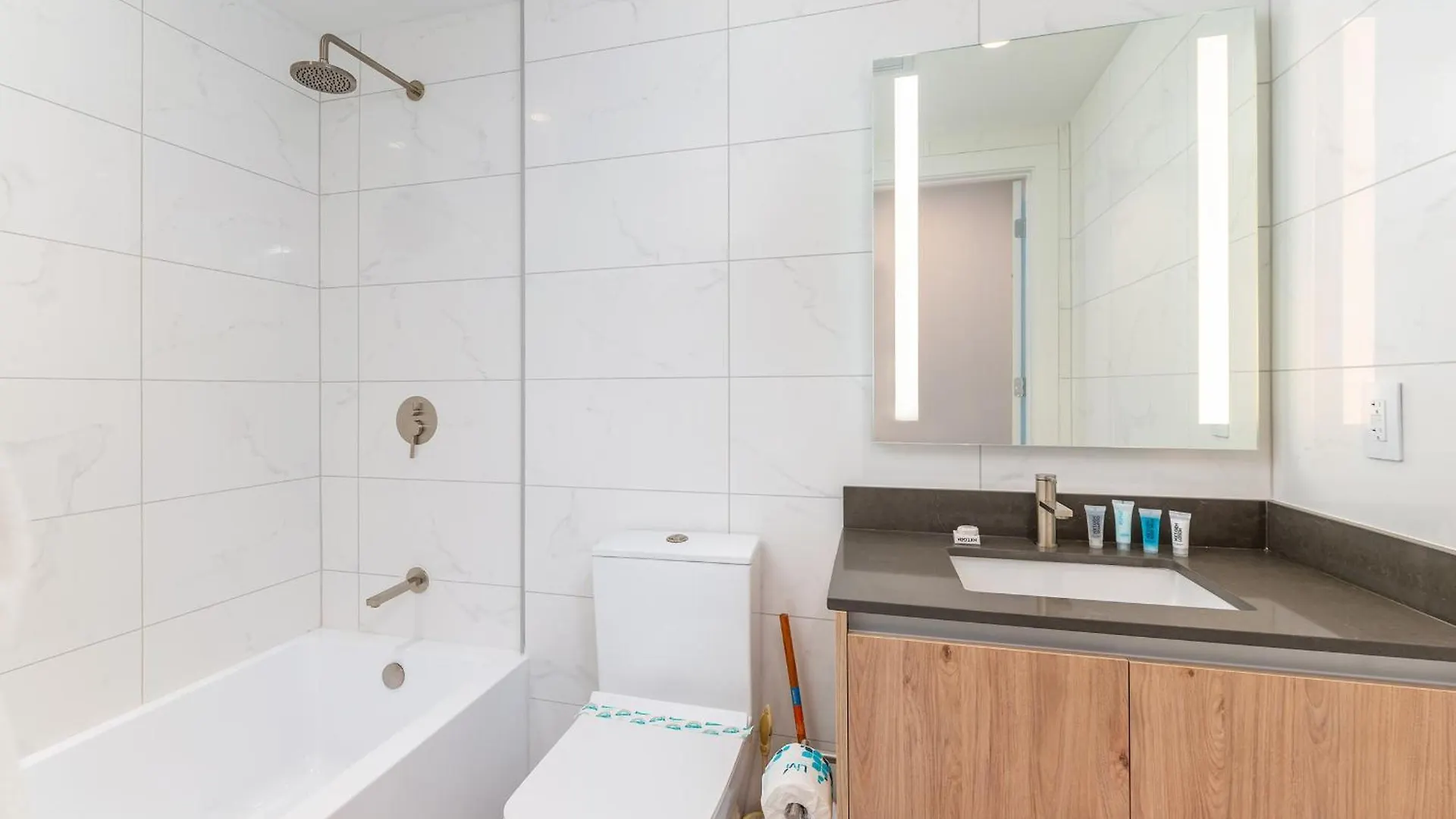 Global Luxury Worldcenter Apartment Miami