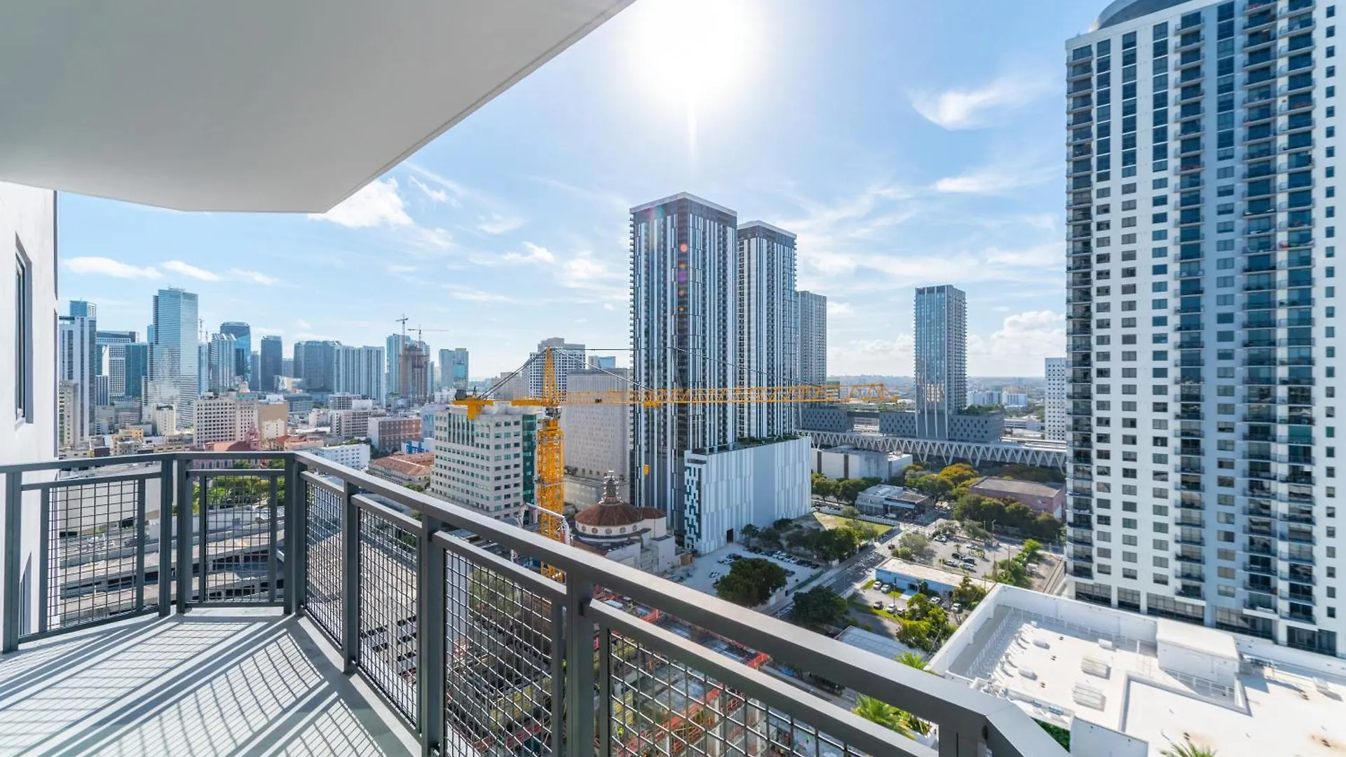 Global Luxury Worldcenter *