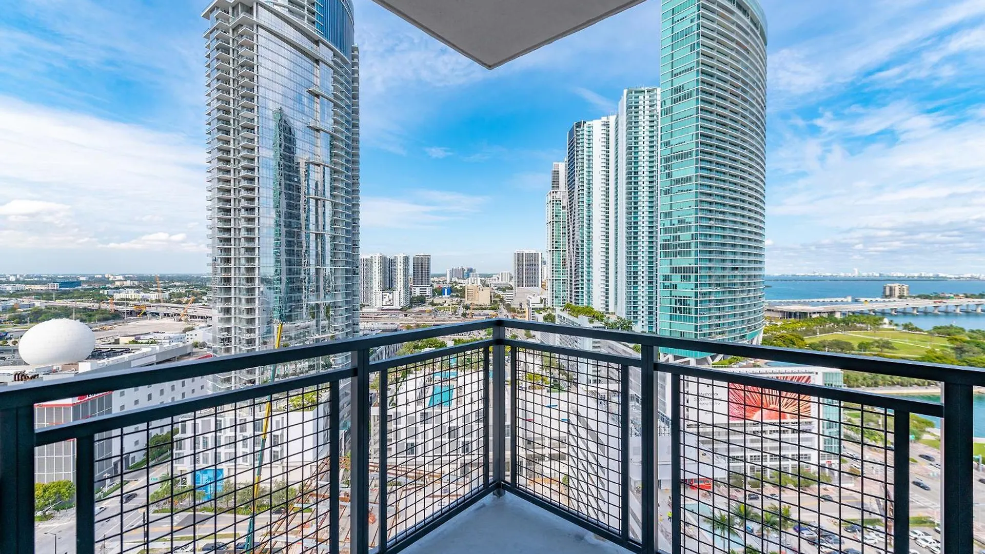 Global Luxury Worldcenter Apartment