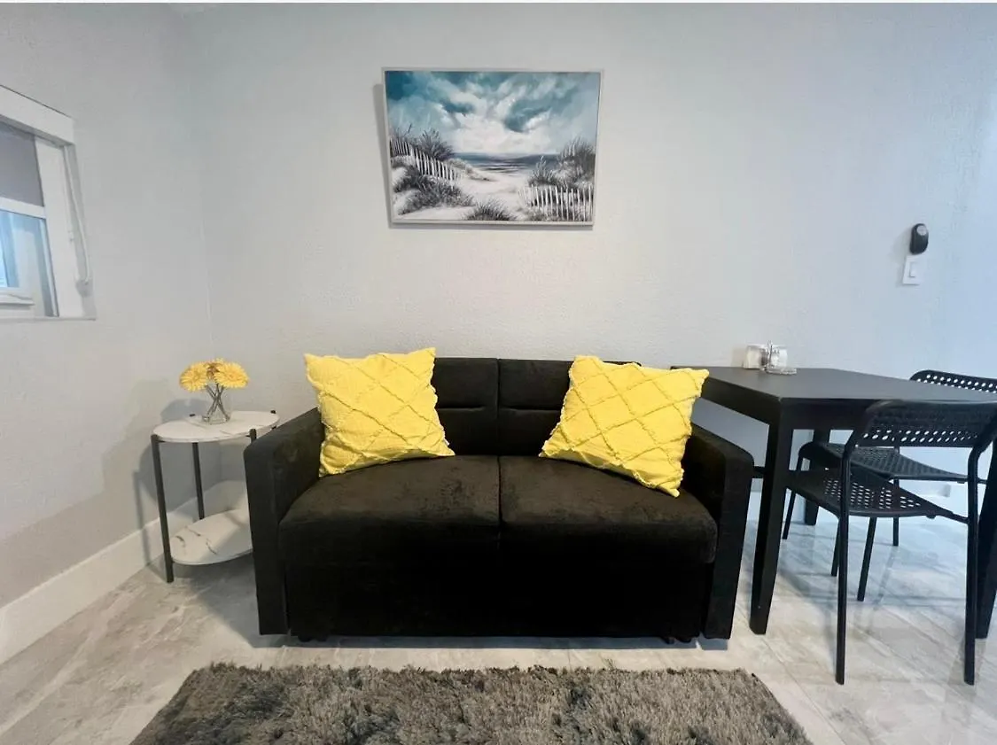 Little Gables Studio-your Escape-10min Airport Apartment Miami