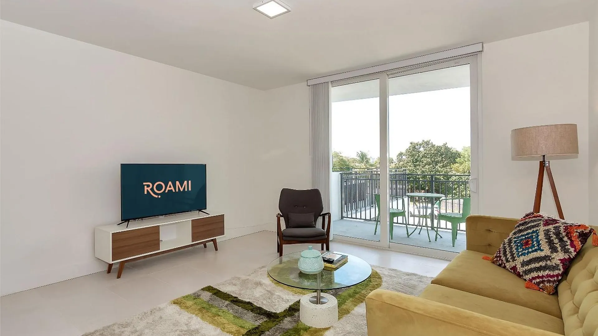 Apartment Roami At Grove 27 *