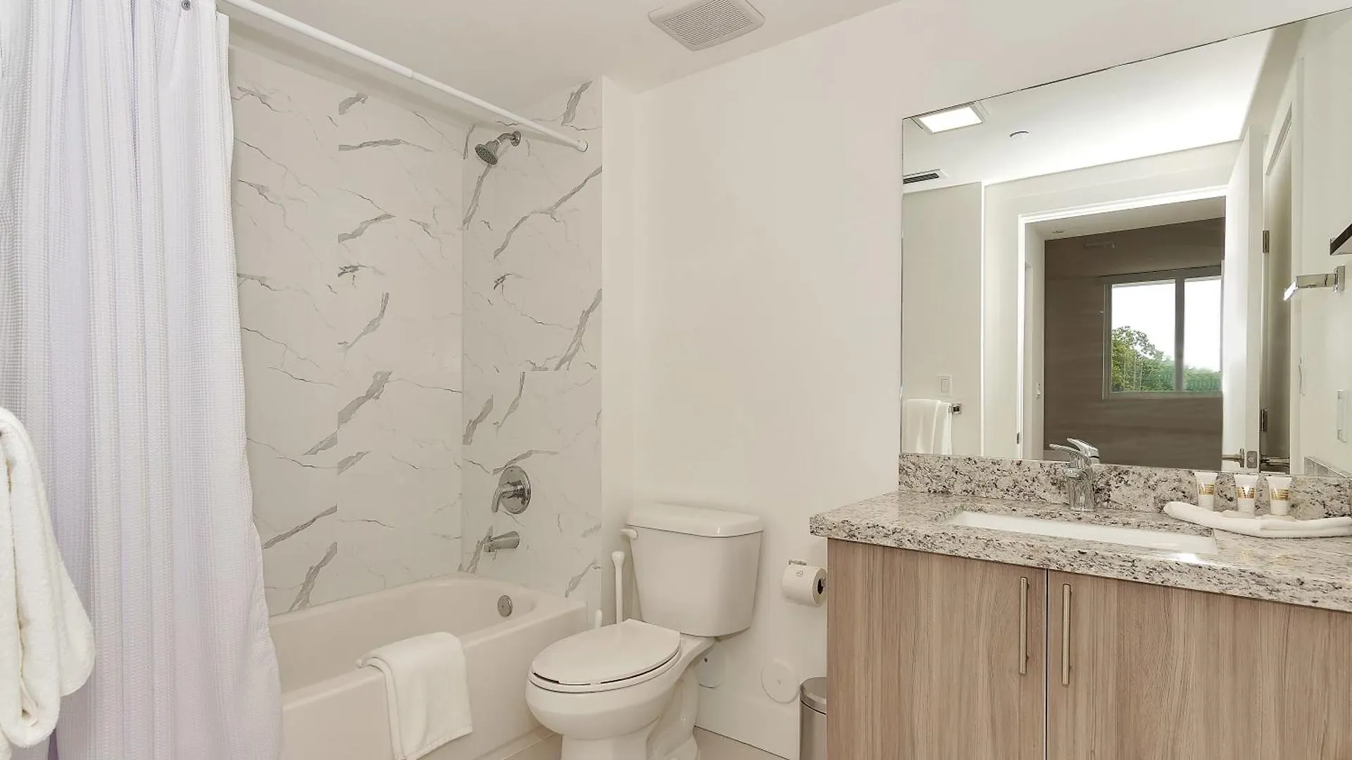 Apartment Roami At Grove 27 Miami