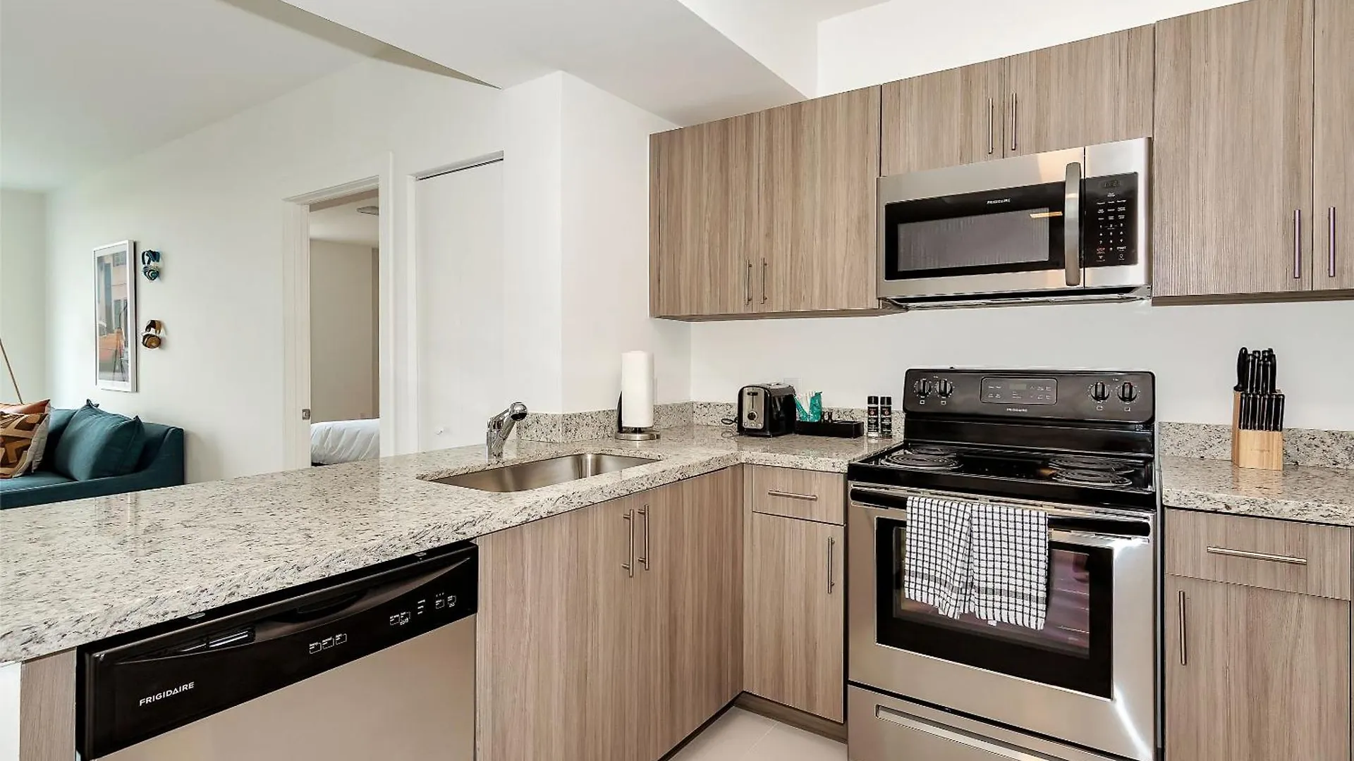 Apartment Roami At Grove 27 Miami