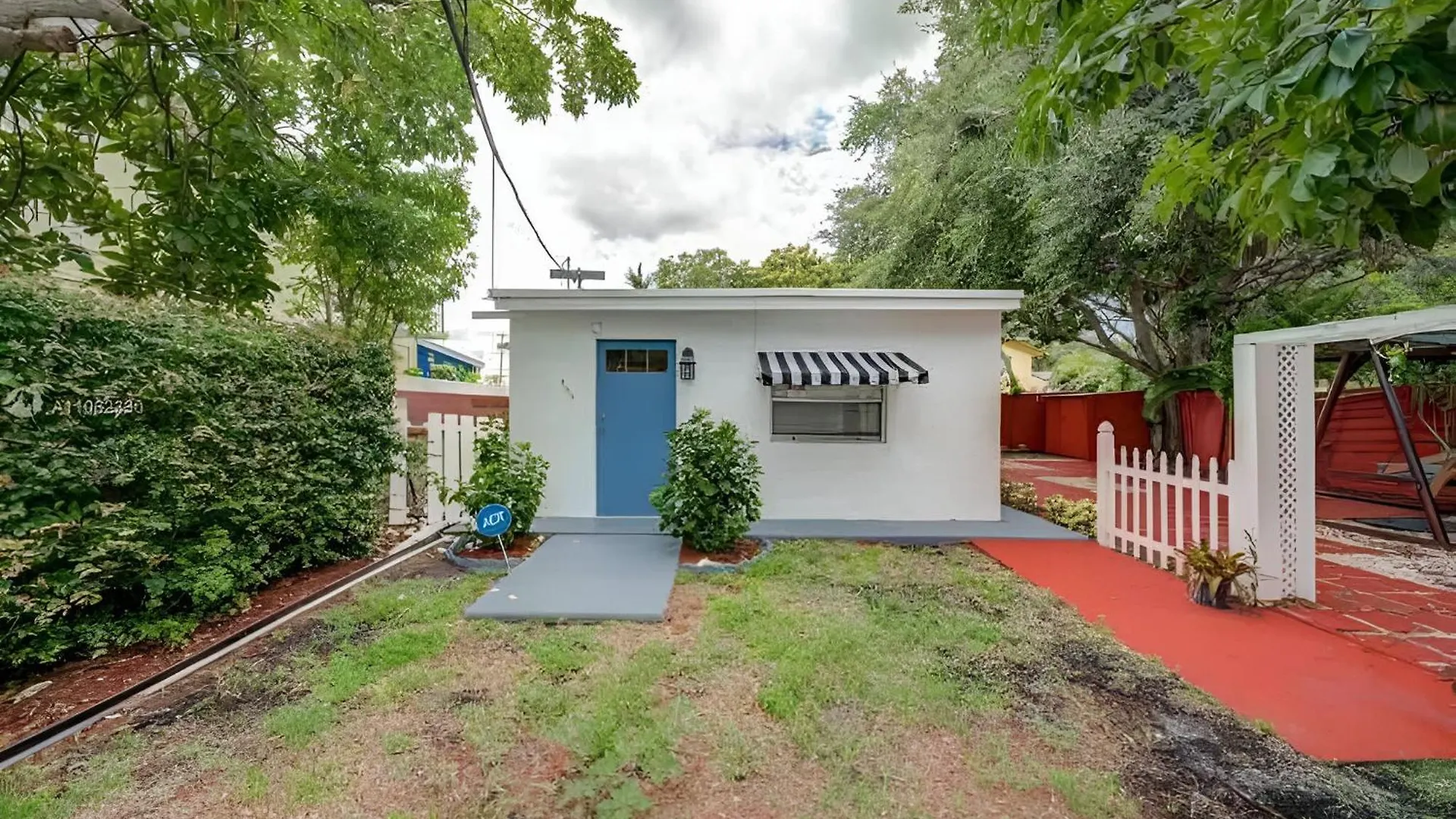 Cozy House 2 - Cute Private - Close To Airport & Free Parking