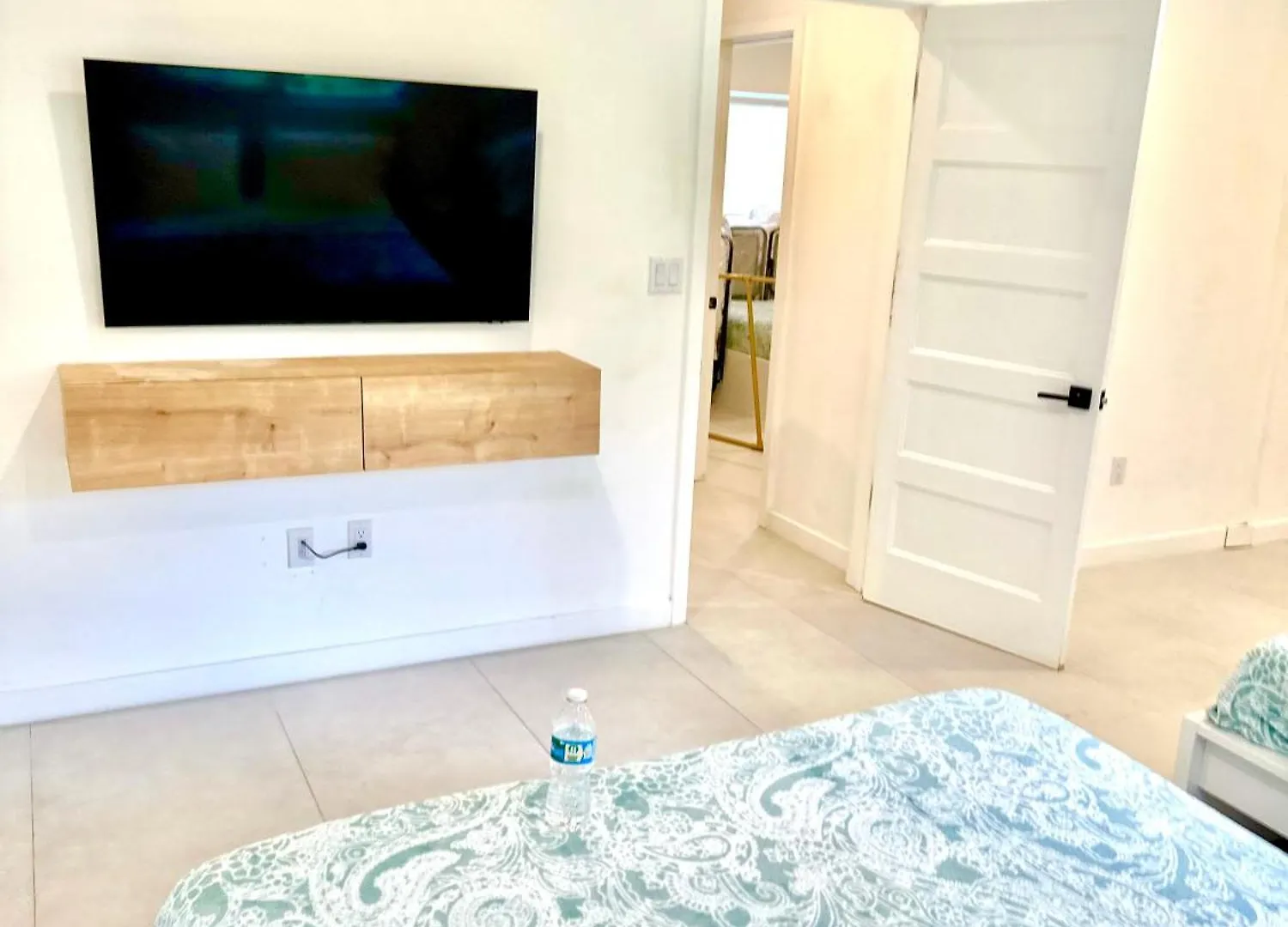 24 Guests Luxury House With Pool & Gazebo! Holiday home