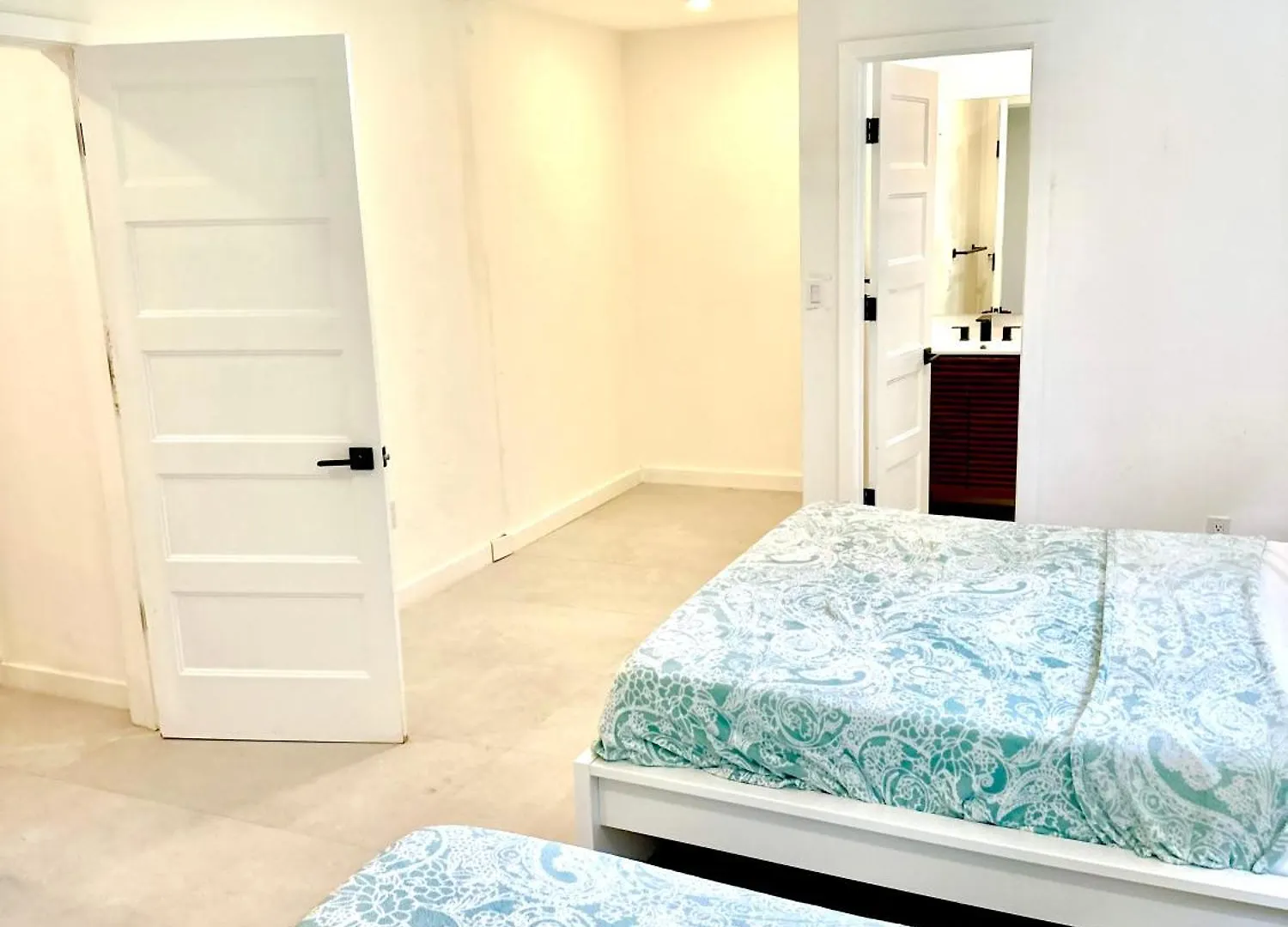 24 Guests Luxury House With Pool & Gazebo! Holiday home *