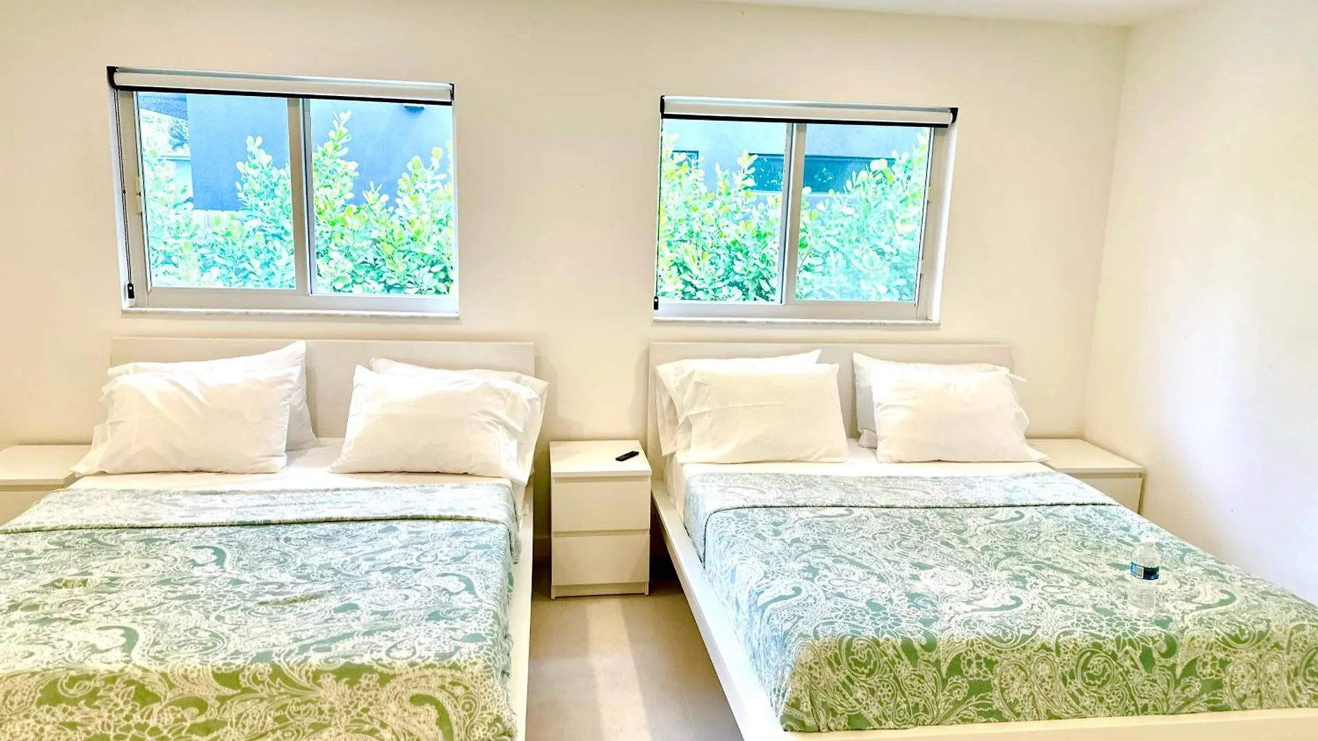 24 Guests Luxury House With Pool & Gazebo!