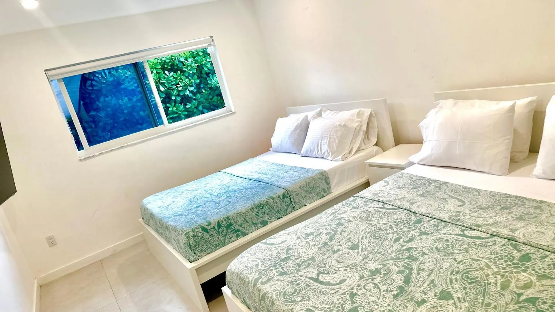 Holiday home 24 Guests Luxury House With Pool & Gazebo! *
