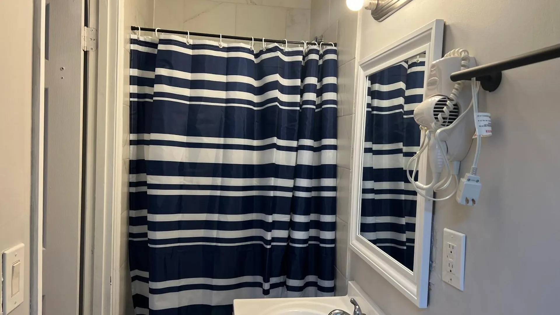 Coral Gable Studio & House Free Parking & Wifi * Miami