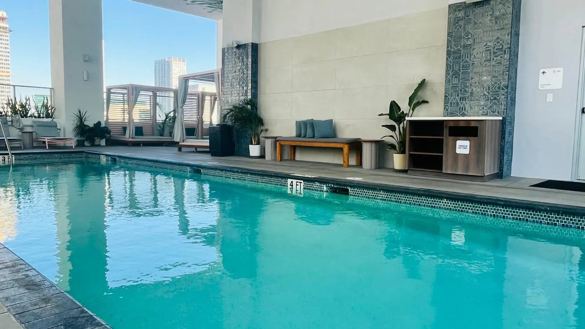 Huge Pool & Gym - Explore Miami's Heat Miami
