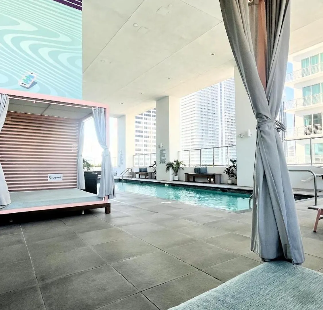 Apartment Huge Pool & Gym - Explore Miami's Heat Miami